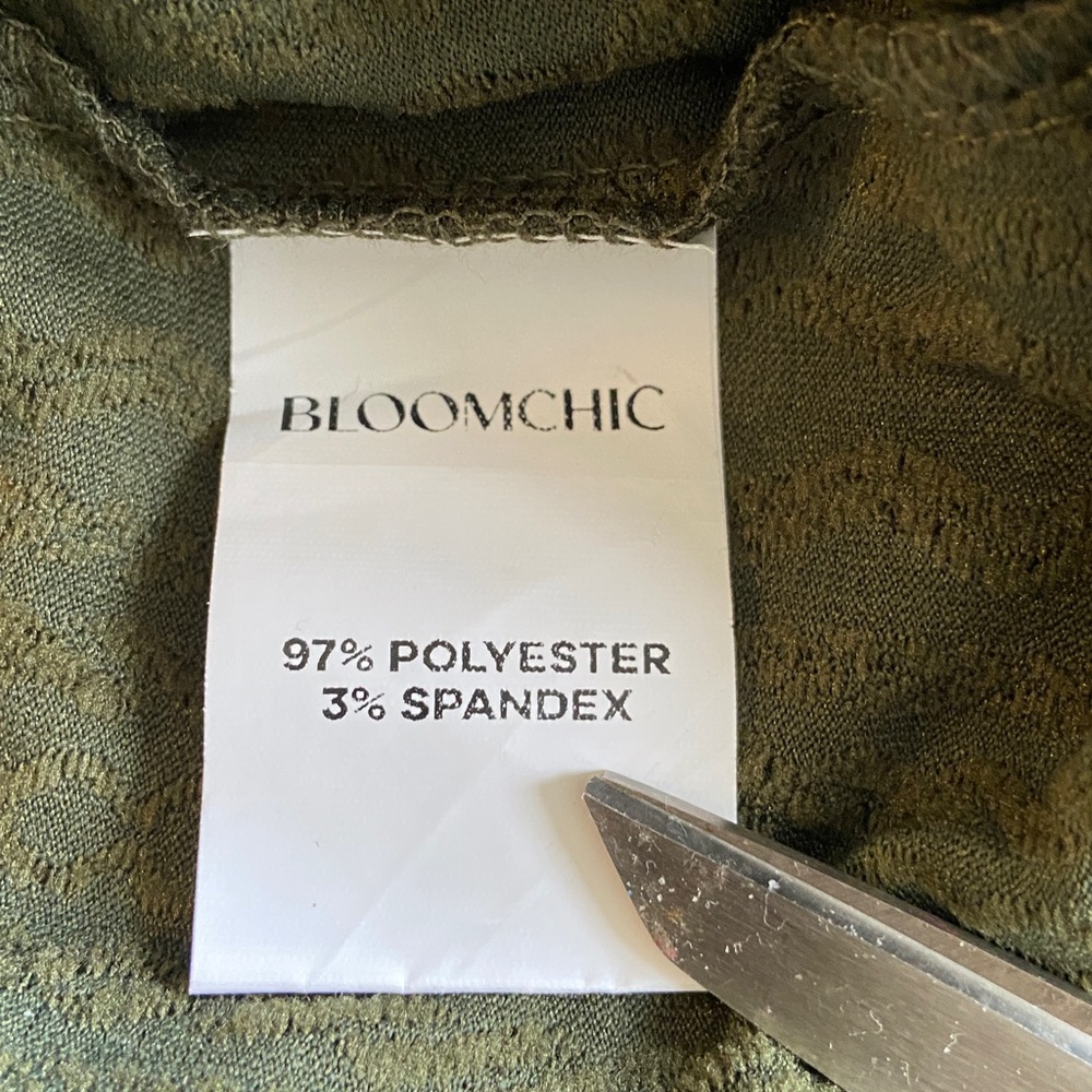 BloomChic Plus Size Olive Army Green Buttoned Henley V-Neck Tunic 3655 - Picture 6 of 7